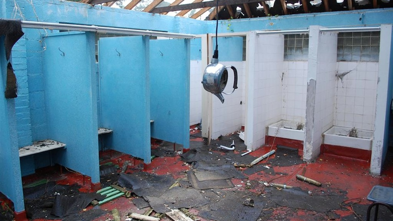 Illustration for article titled The Decaying Remains of Abandoned Hospitals